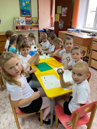 Бежал ёжик по дорожке