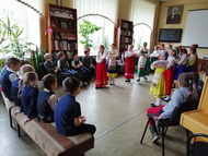 Русская, старинная, румяная да блинная