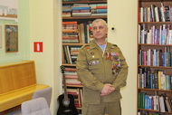Равнение на героев 