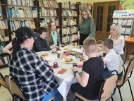 Чаепитие с книжкой в руках 