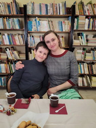 Чаепитие с книжкой в руках 